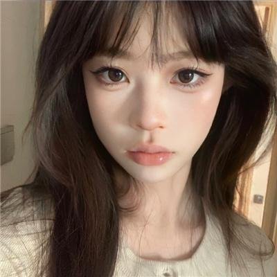 圆月映花都